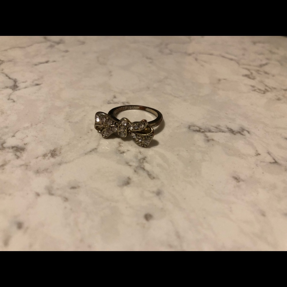 Bow Ring